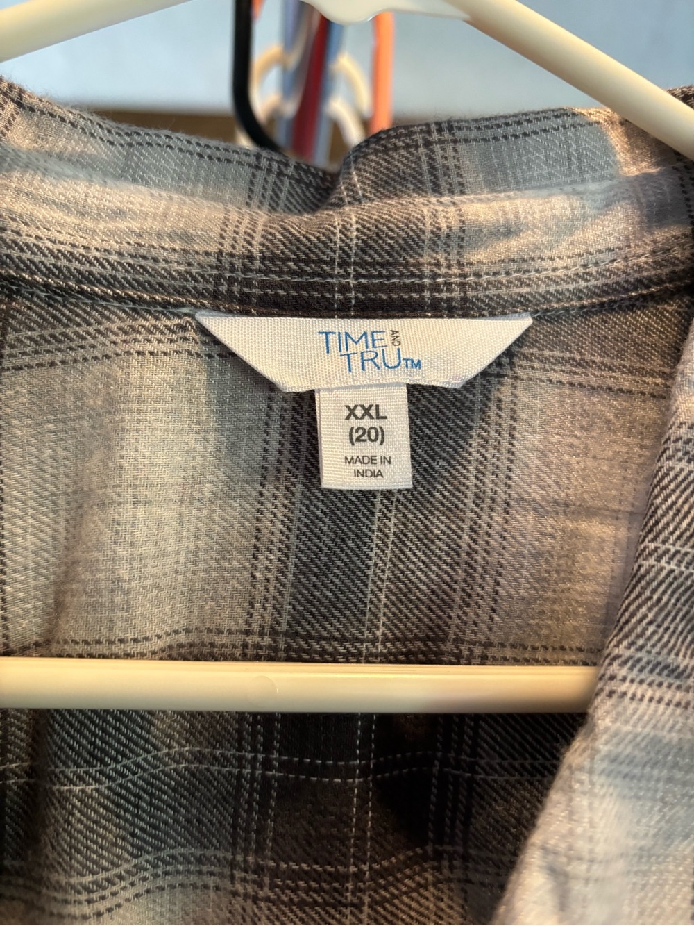 Time and Tru Womens Gray Plaid Button-Down Shirt
